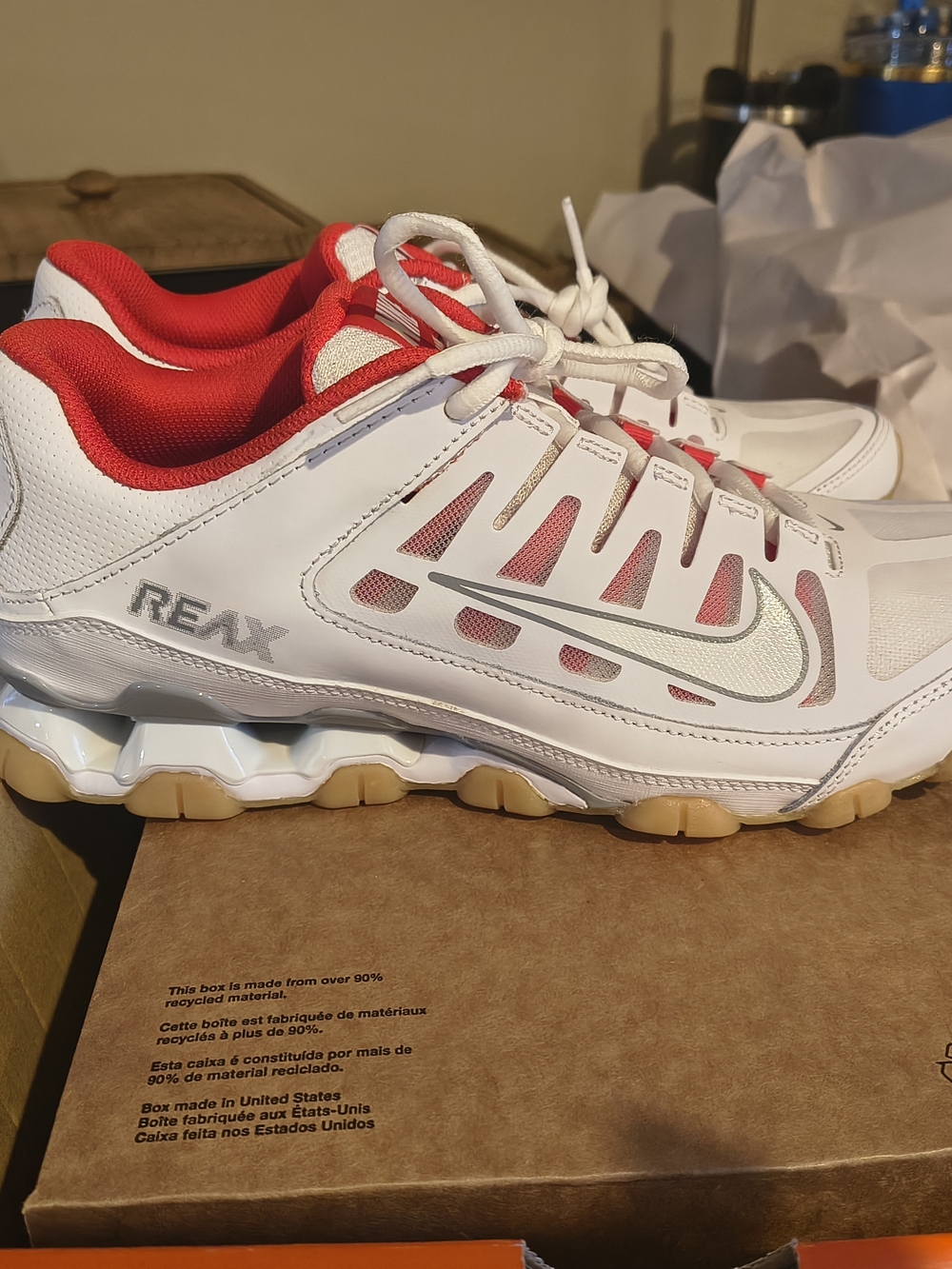 Nike Reax 8 TRWhite Wolf Grey Chile Red